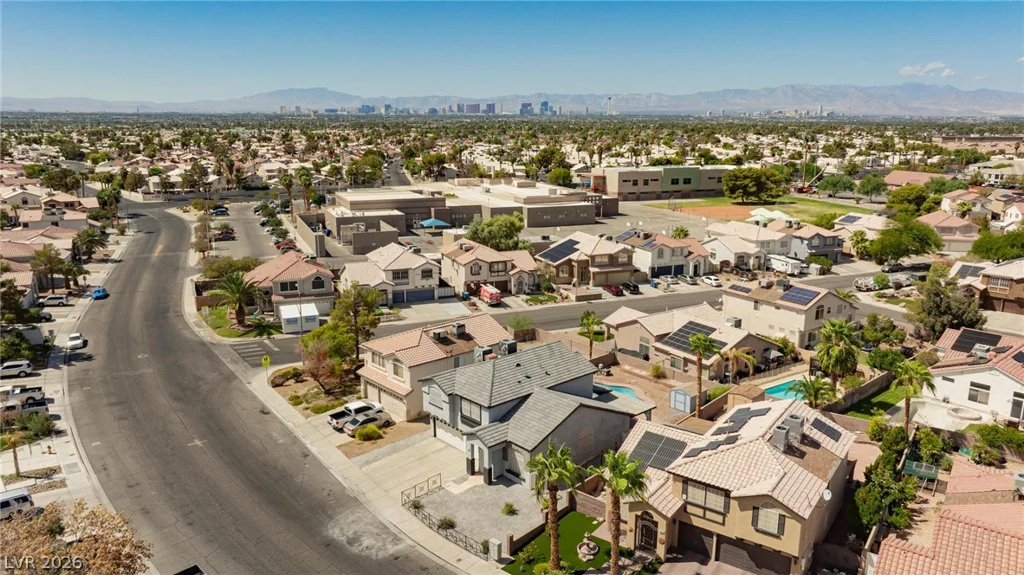 1521 Orchard Valley, Las Vegas, NV 89142