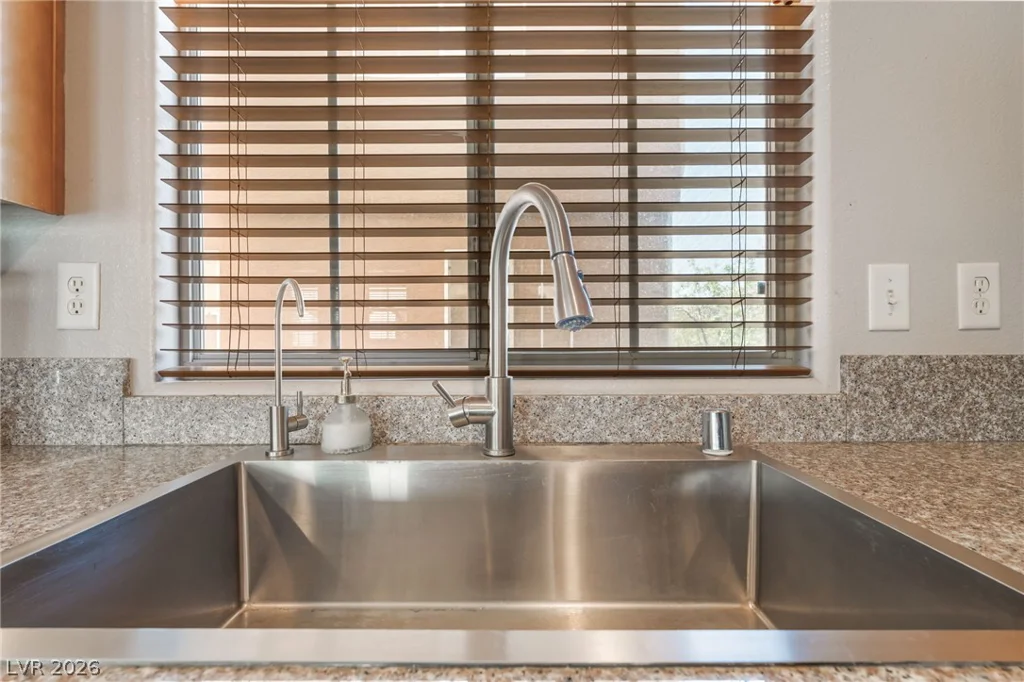 8929 James Carl, Las Vegas, NV 89149