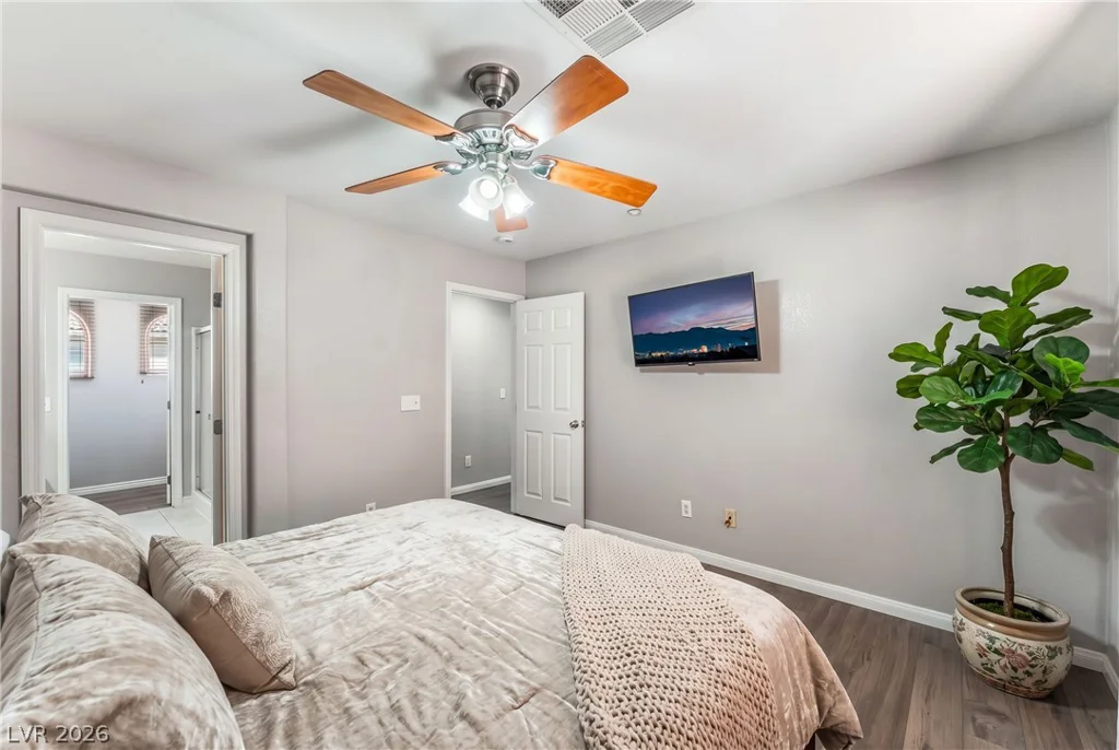 8929 James Carl, Las Vegas, NV 89149
