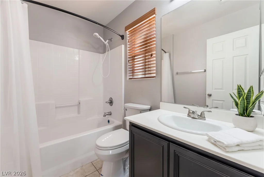 8929 James Carl, Las Vegas, NV 89149