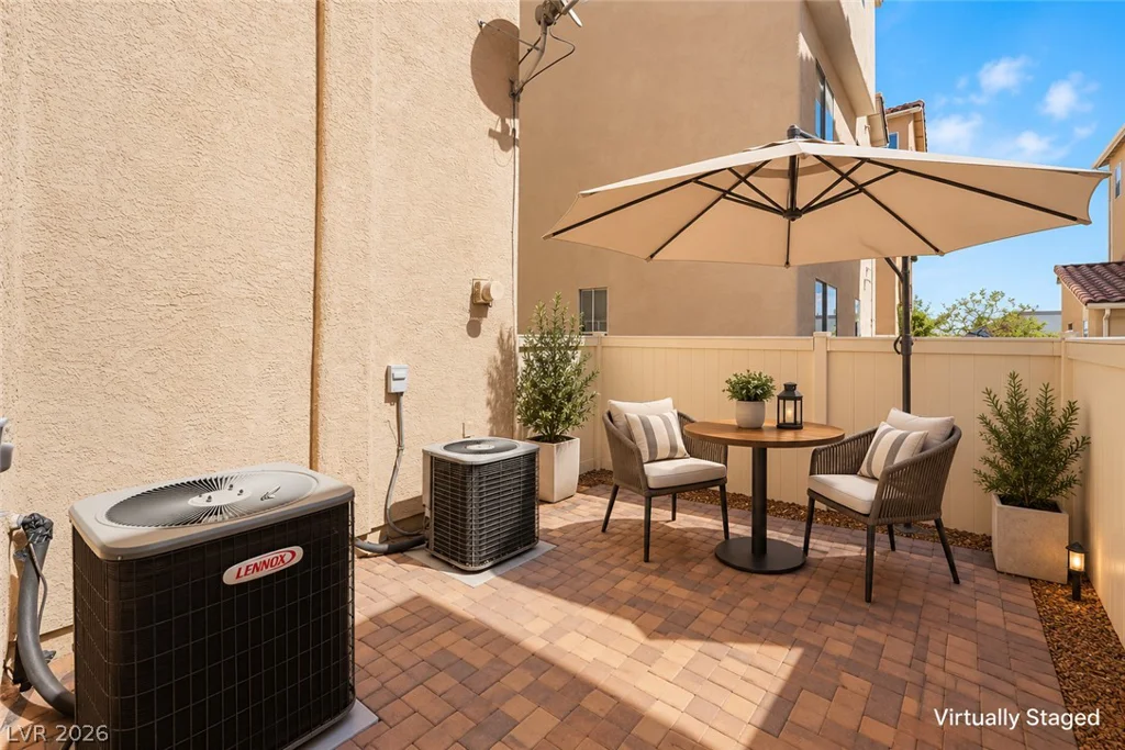 8929 James Carl, Las Vegas, NV 89149