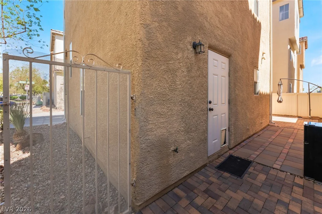 8929 James Carl, Las Vegas, NV 89149