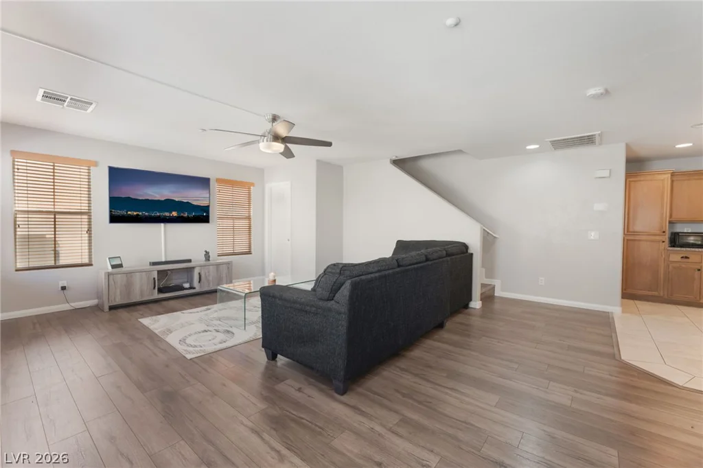 8929 James Carl, Las Vegas, NV 89149