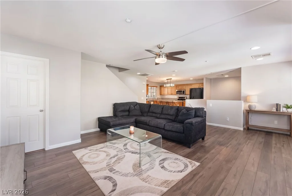 8929 James Carl, Las Vegas, NV 89149