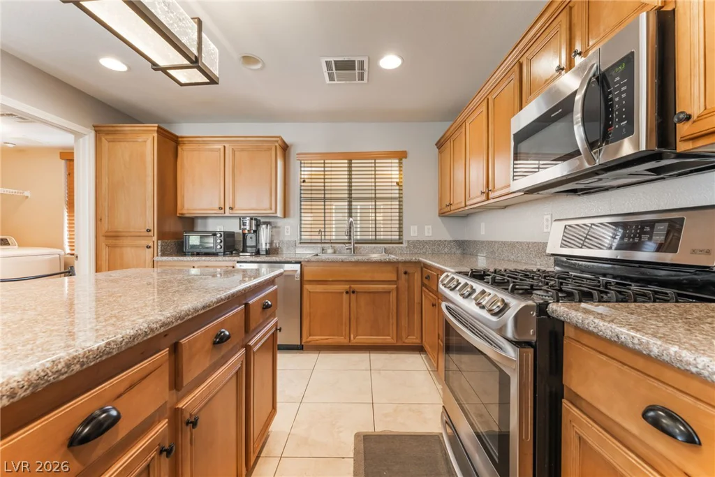 8929 James Carl, Las Vegas, NV 89149