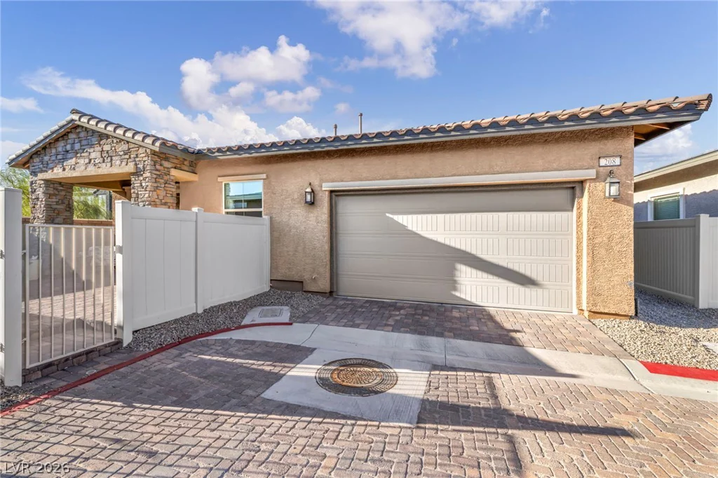 208 Bennett Pointe, Henderson, NV 89011