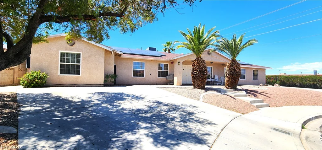 4119 Meadowglen, Las Vegas, NV 89121
