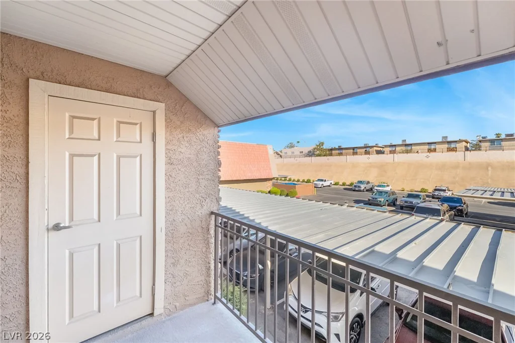 5332 River Glen, Las Vegas, NV 89103