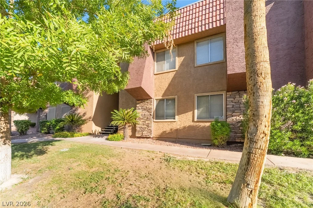 5332 River Glen, Las Vegas, NV 89103