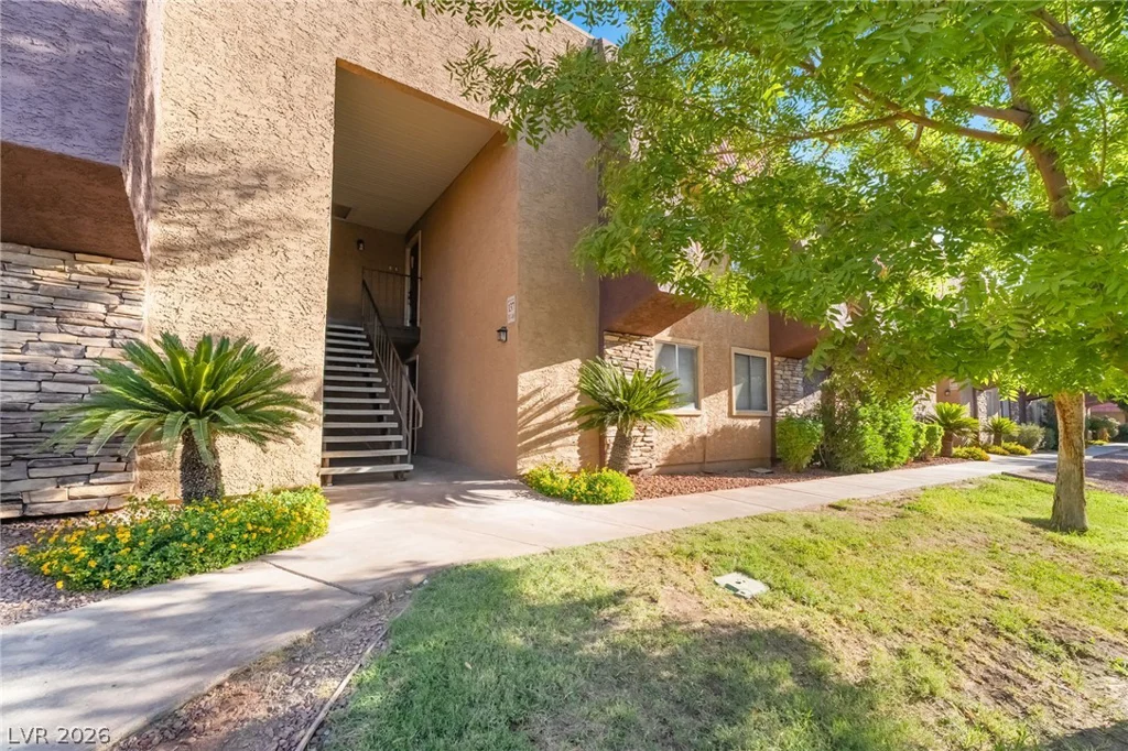 5332 River Glen, Las Vegas, NV 89103