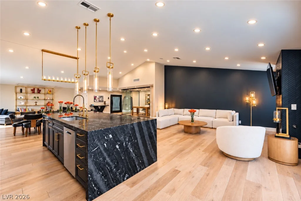 2824 Shannon River, Las Vegas, NV 89117