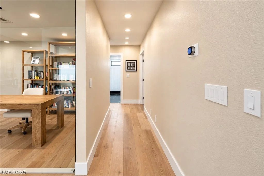 2824 Shannon River, Las Vegas, NV 89117