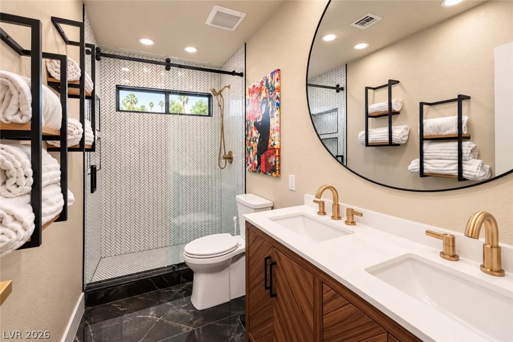 2824 Shannon River, Las Vegas, NV 89117