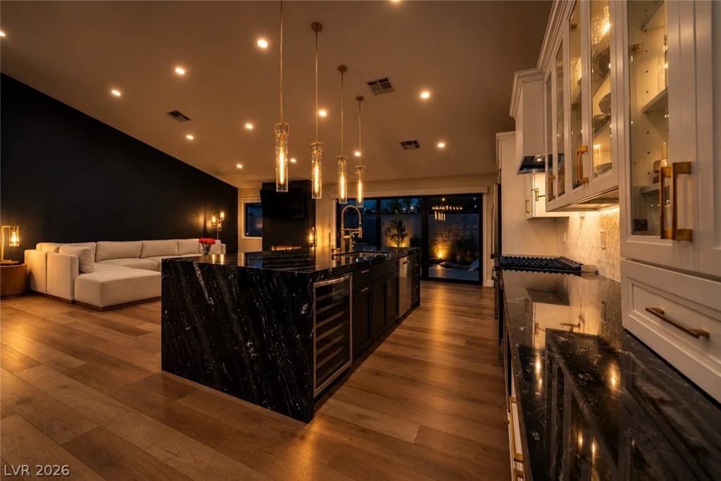 2824 Shannon River, Las Vegas, NV 89117