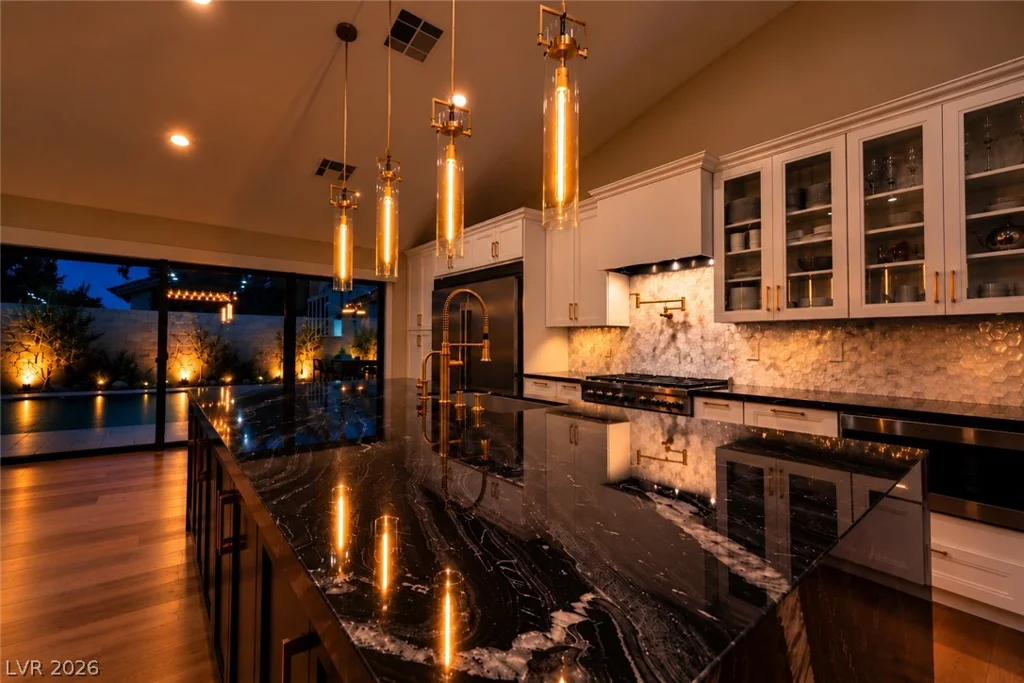 2824 Shannon River, Las Vegas, NV 89117