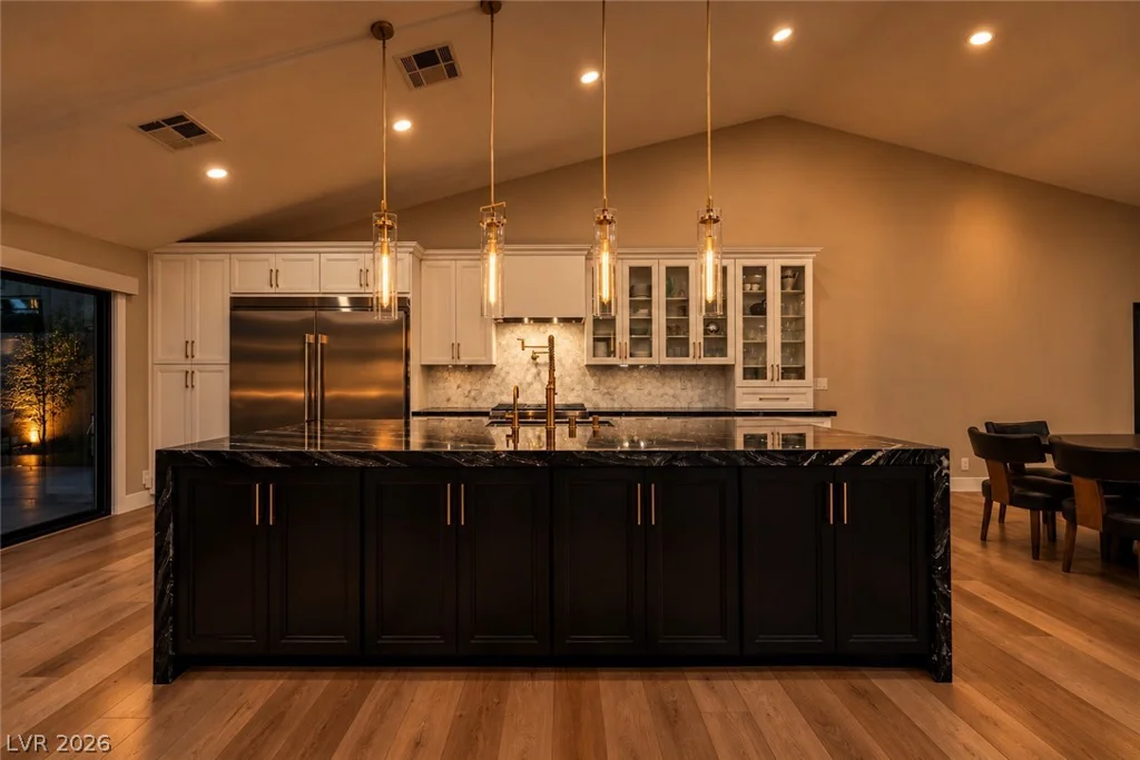 2824 Shannon River, Las Vegas, NV 89117