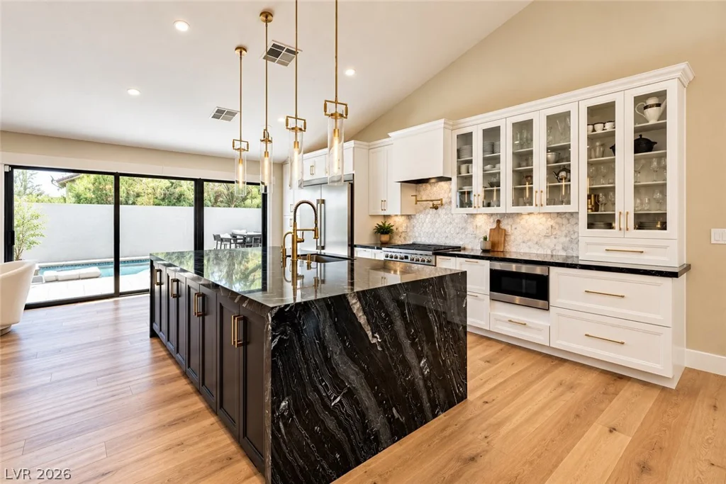 2824 Shannon River, Las Vegas, NV 89117