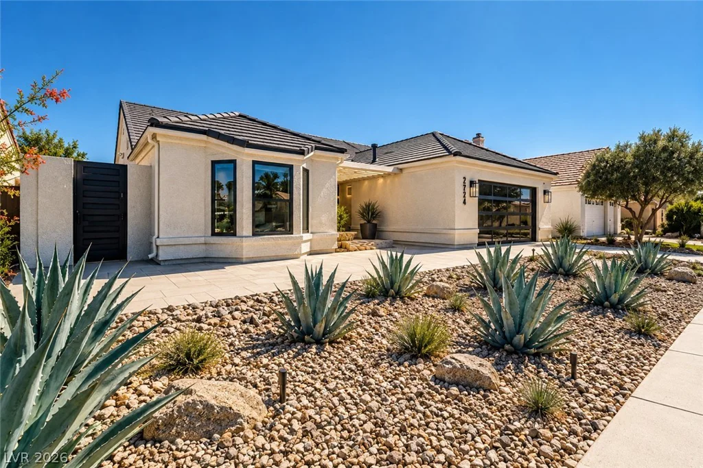 2824 Shannon River, Las Vegas, NV 89117