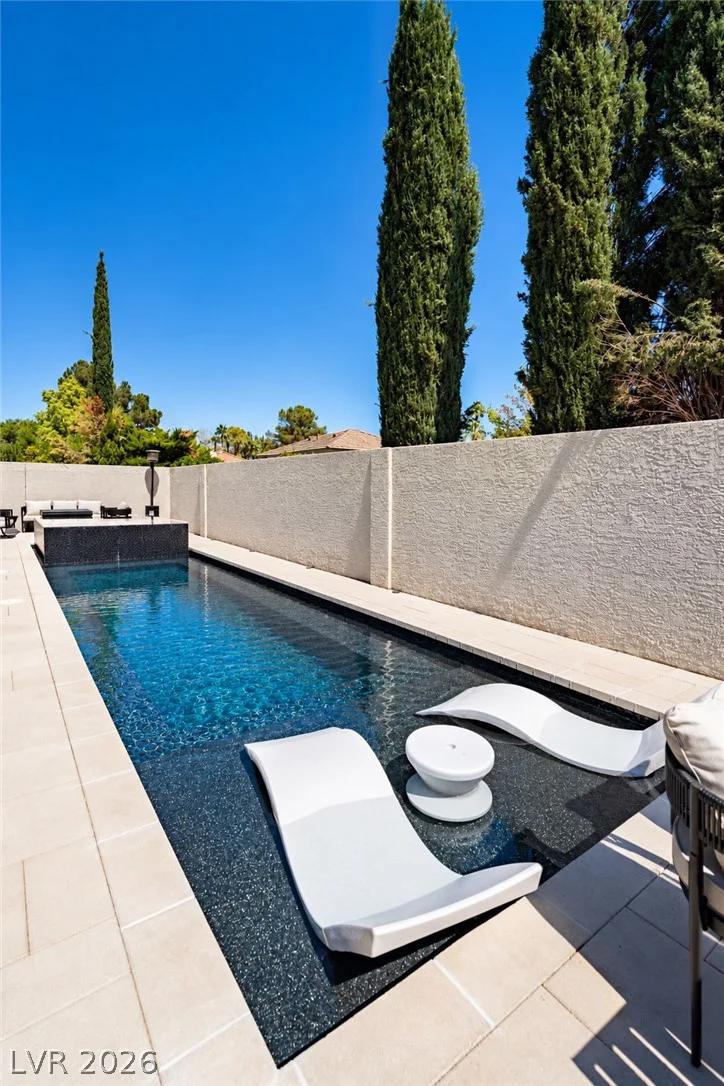 2824 Shannon River, Las Vegas, NV 89117