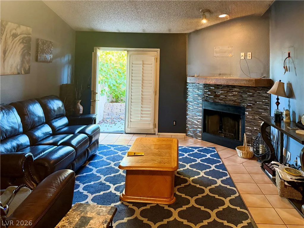 7001 Pindarri, Las Vegas, NV 89145
