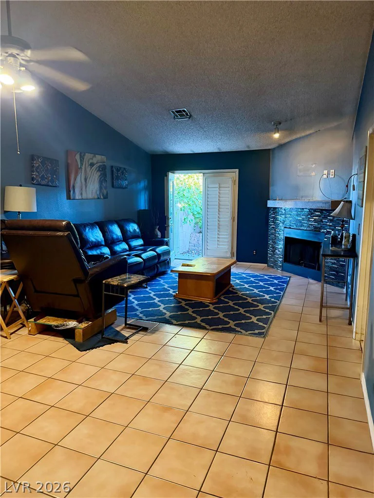 7001 Pindarri, Las Vegas, NV 89145