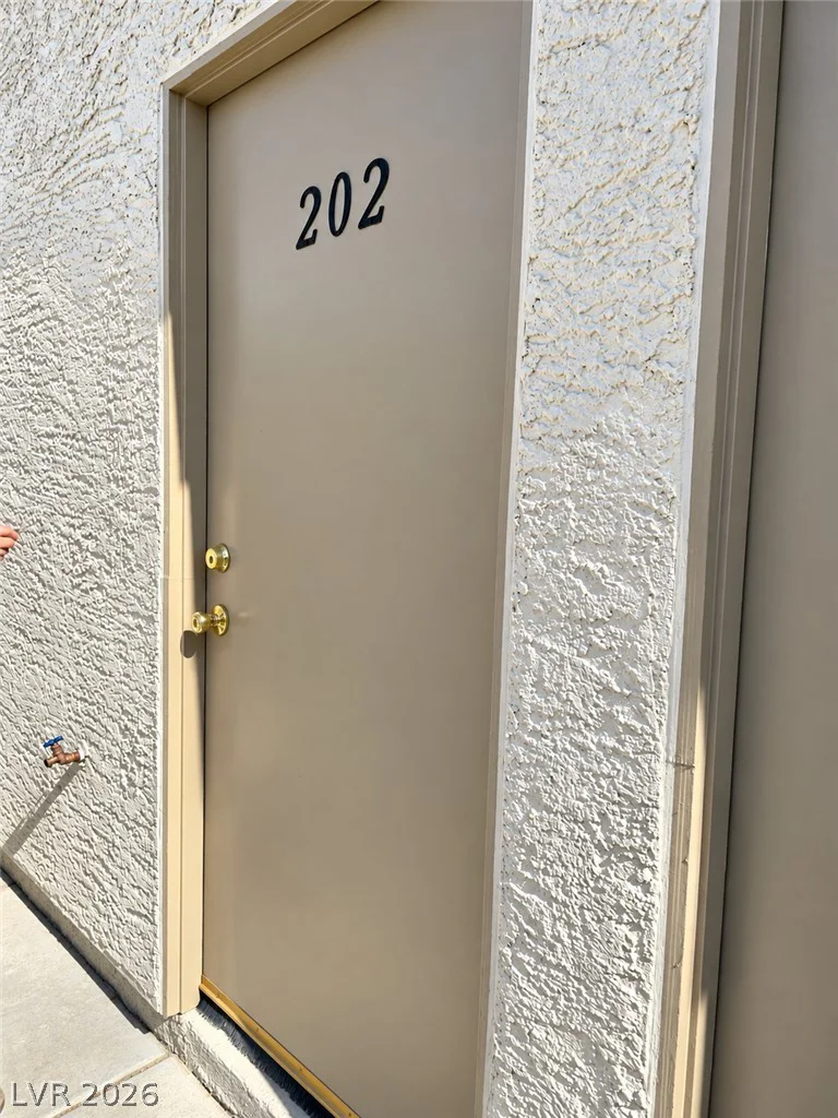 905 Rockview, Las Vegas, NV 89128