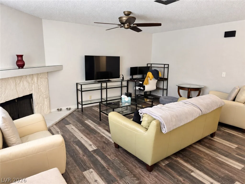 905 Rockview, Las Vegas, NV 89128