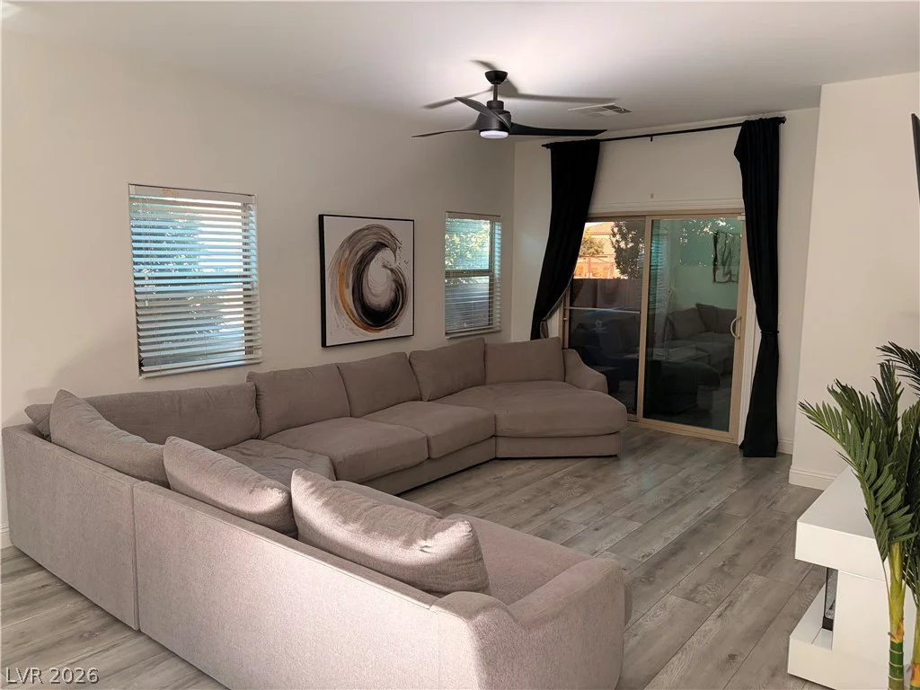 9573 Greensburg, Las Vegas, NV 89178