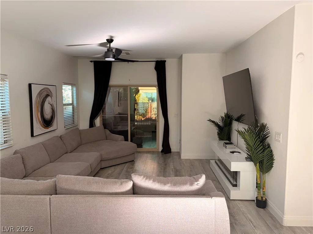 9573 Greensburg, Las Vegas, NV 89178