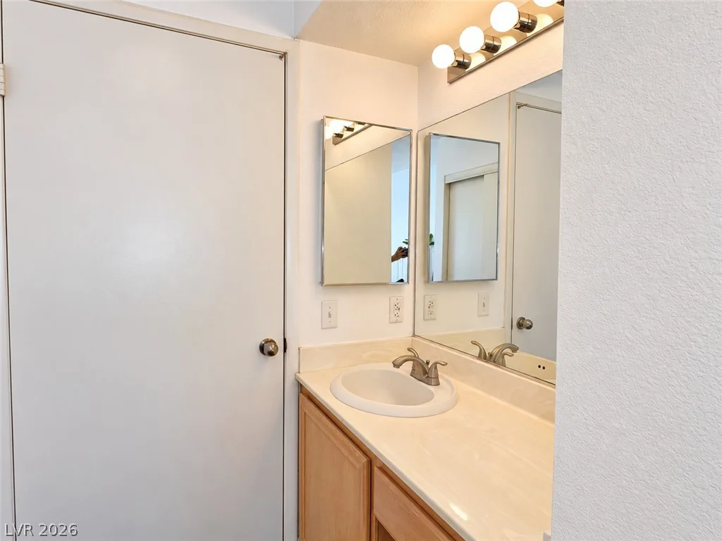 8070 Russell, Las Vegas, NV 89113