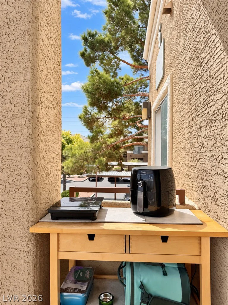 8070 Russell, Las Vegas, NV 89113