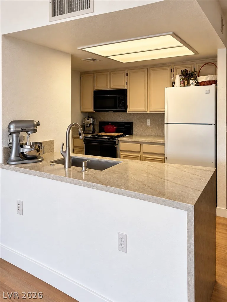 8070 Russell, Las Vegas, NV 89113