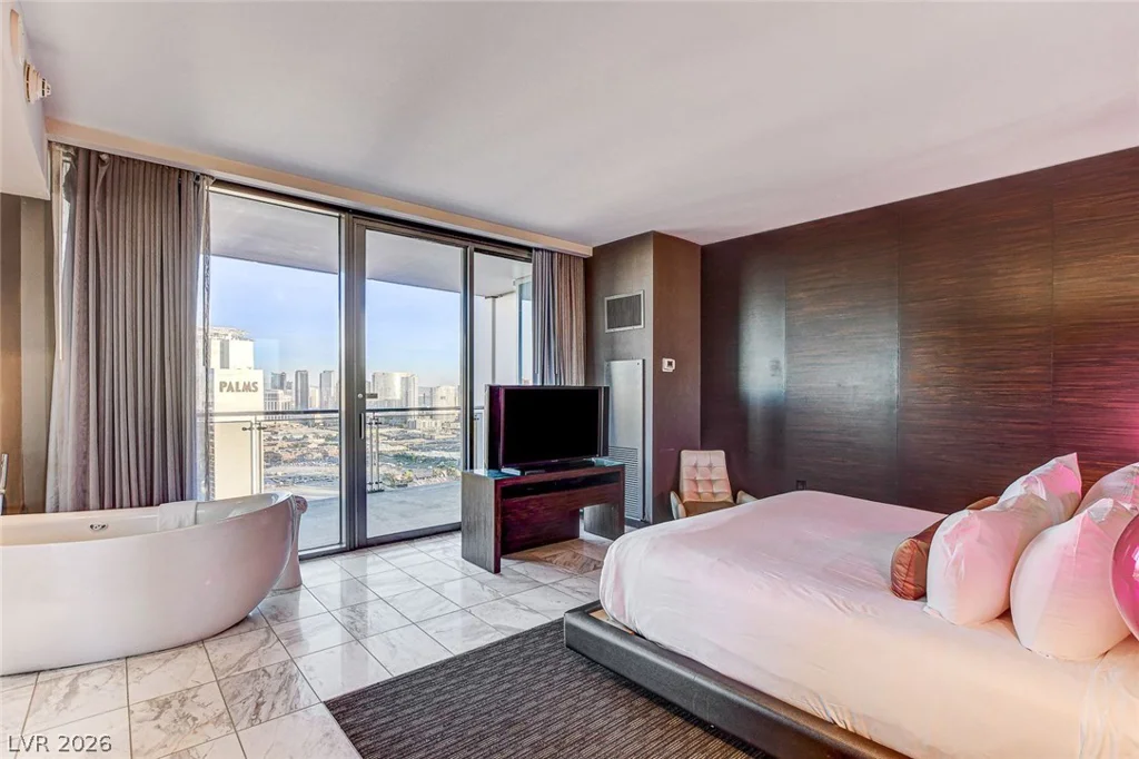4381 Flamingo, Las Vegas, NV 89103