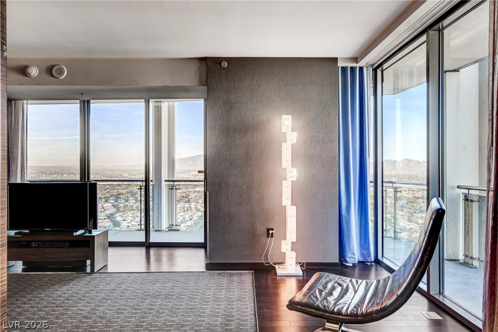 4381 Flamingo, Las Vegas, NV 89103