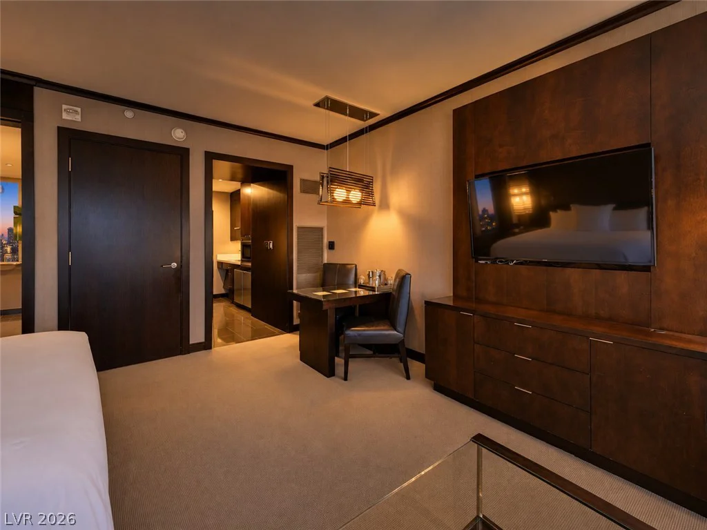 2600 HARMON, Las Vegas, NV 89109