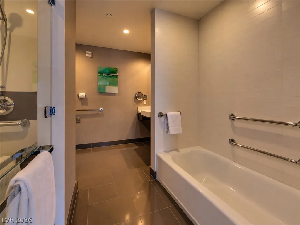 2600 HARMON, Las Vegas, NV 89109