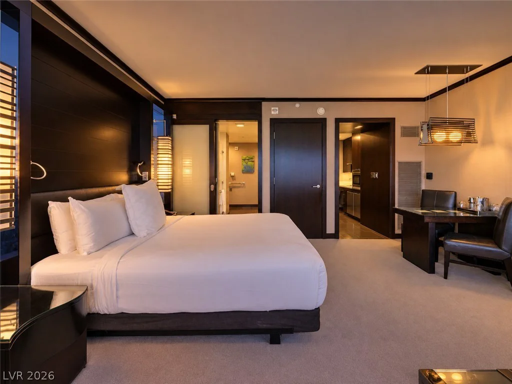 2600 HARMON, Las Vegas, NV 89109