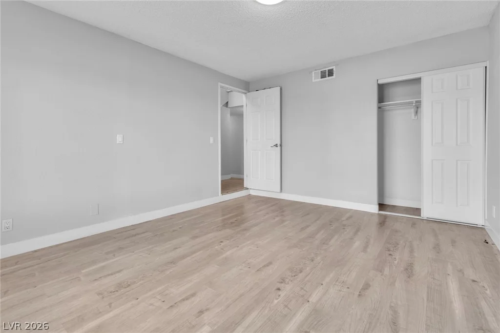 3907 Ebro, Las Vegas, NV 89103