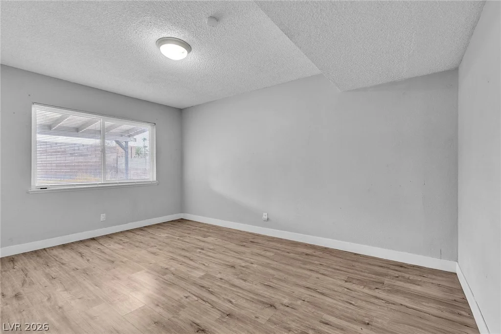 3907 Ebro, Las Vegas, NV 89103