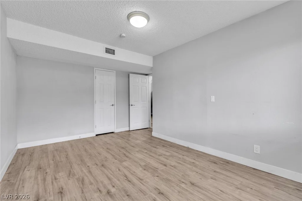3907 Ebro, Las Vegas, NV 89103
