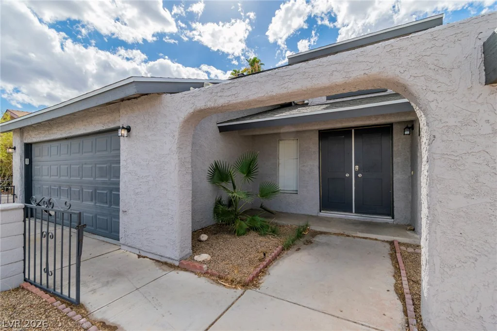 3907 Ebro, Las Vegas, NV 89103