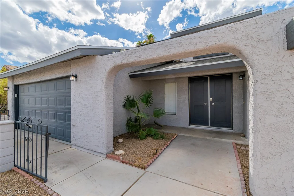 3907 Ebro, Las Vegas, NV 89103