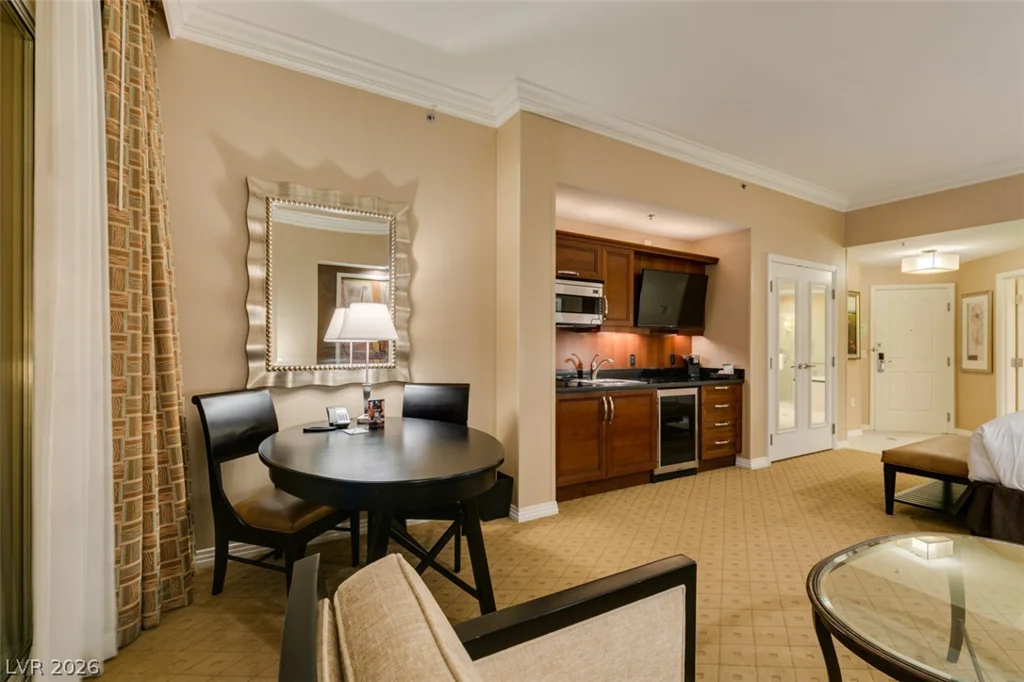 135 HARMON, Las Vegas, NV 89109