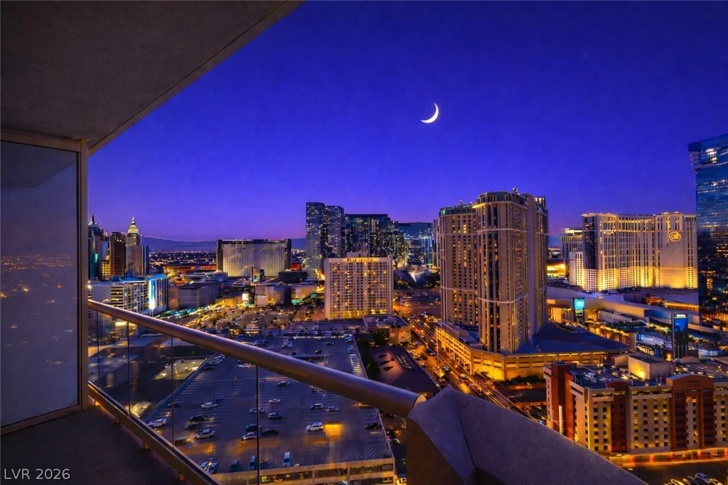135 HARMON, Las Vegas, NV 89109
