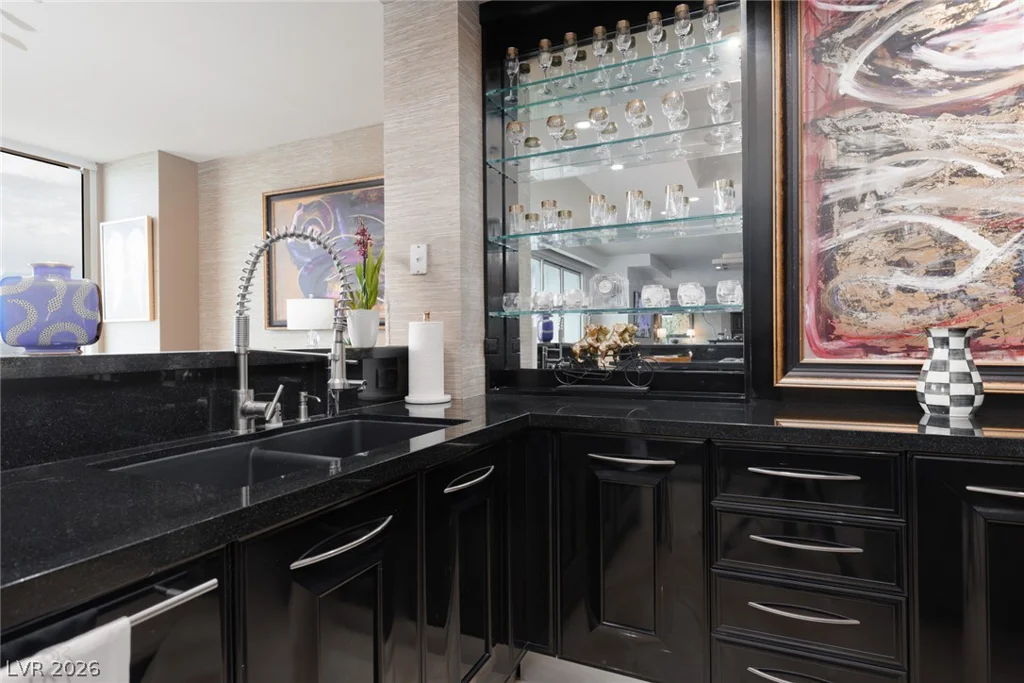 2777 Paradise Rd, Las Vegas, NV 89109