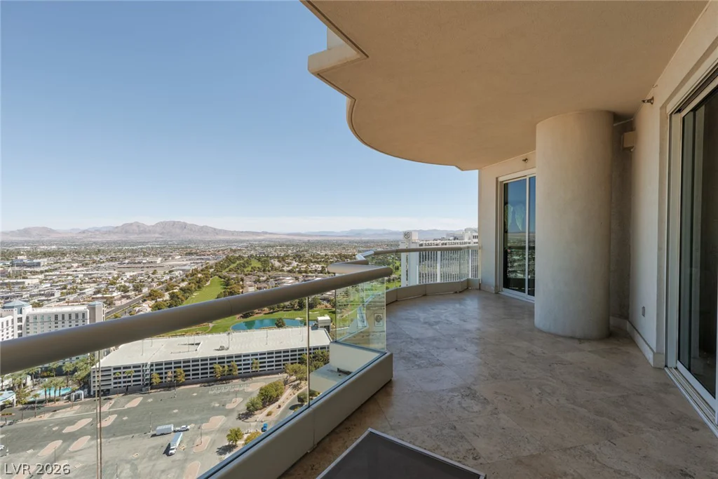 2777 Paradise Rd, Las Vegas, NV 89109