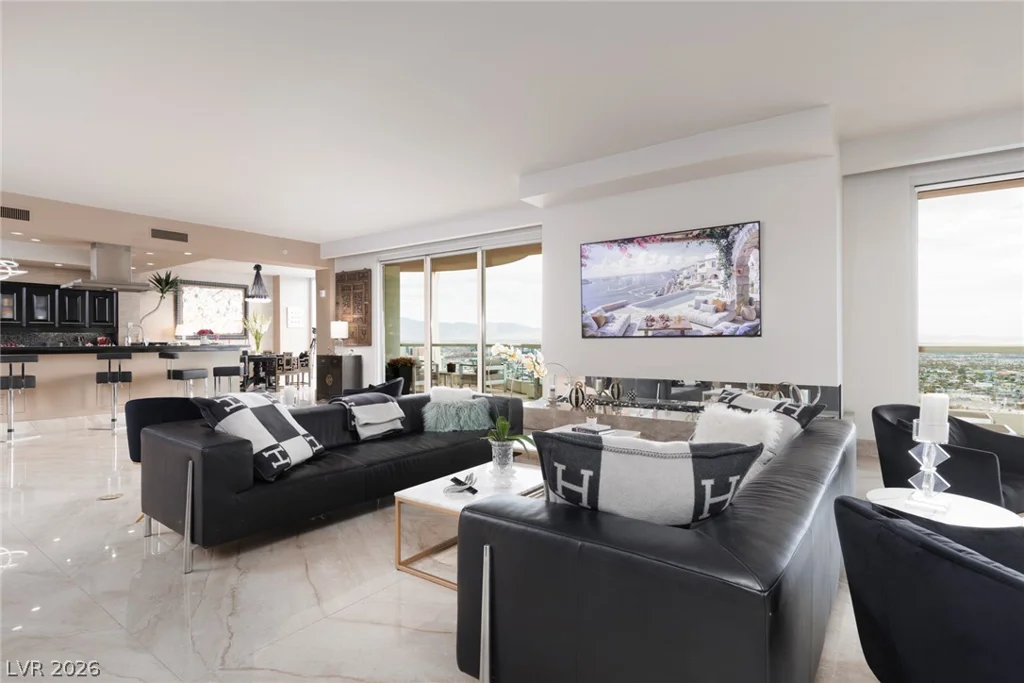 2777 Paradise Rd, Las Vegas, NV 89109