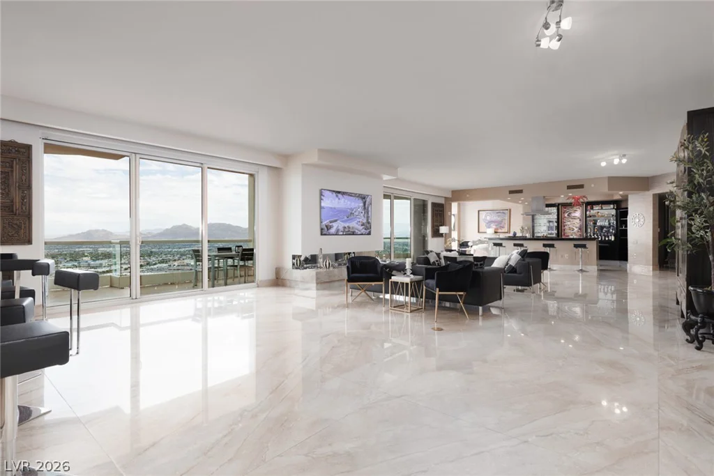 2777 Paradise Rd, Las Vegas, NV 89109