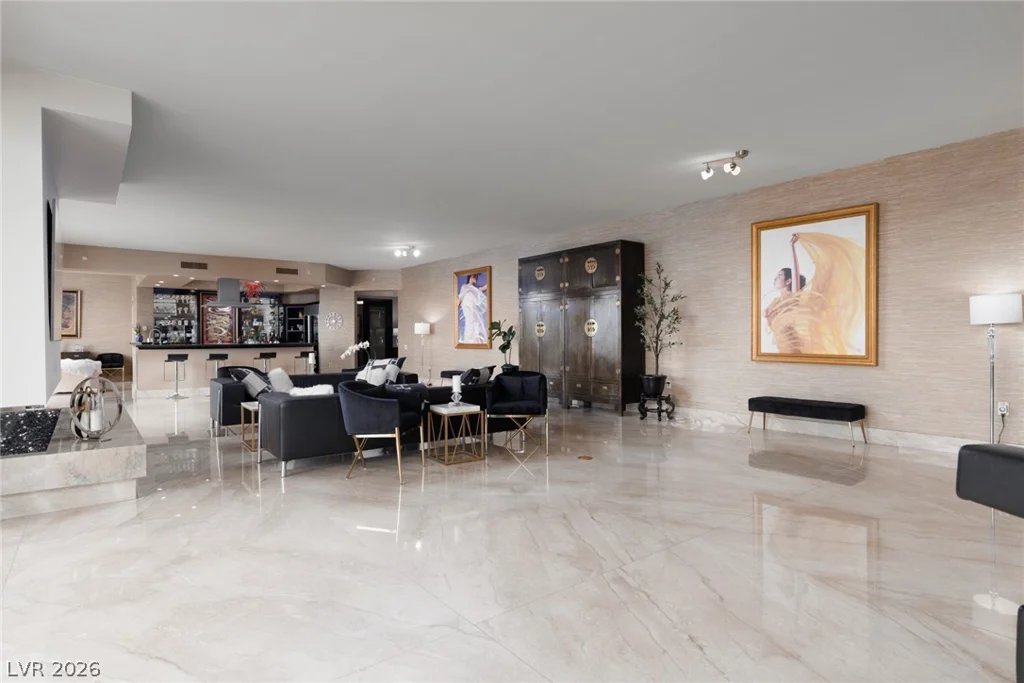 2777 Paradise Rd, Las Vegas, NV 89109