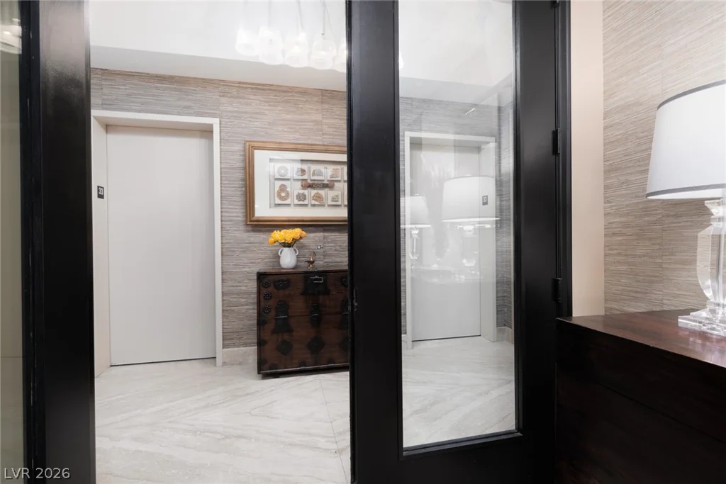 2777 Paradise Rd, Las Vegas, NV 89109